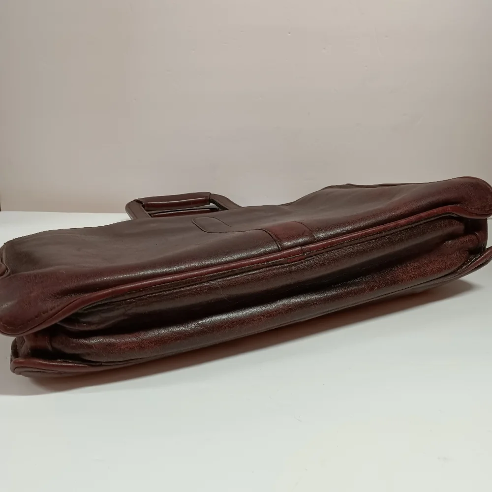 USA Genuine Leather Distressed Portfolio Briefcase Attache' Vintage